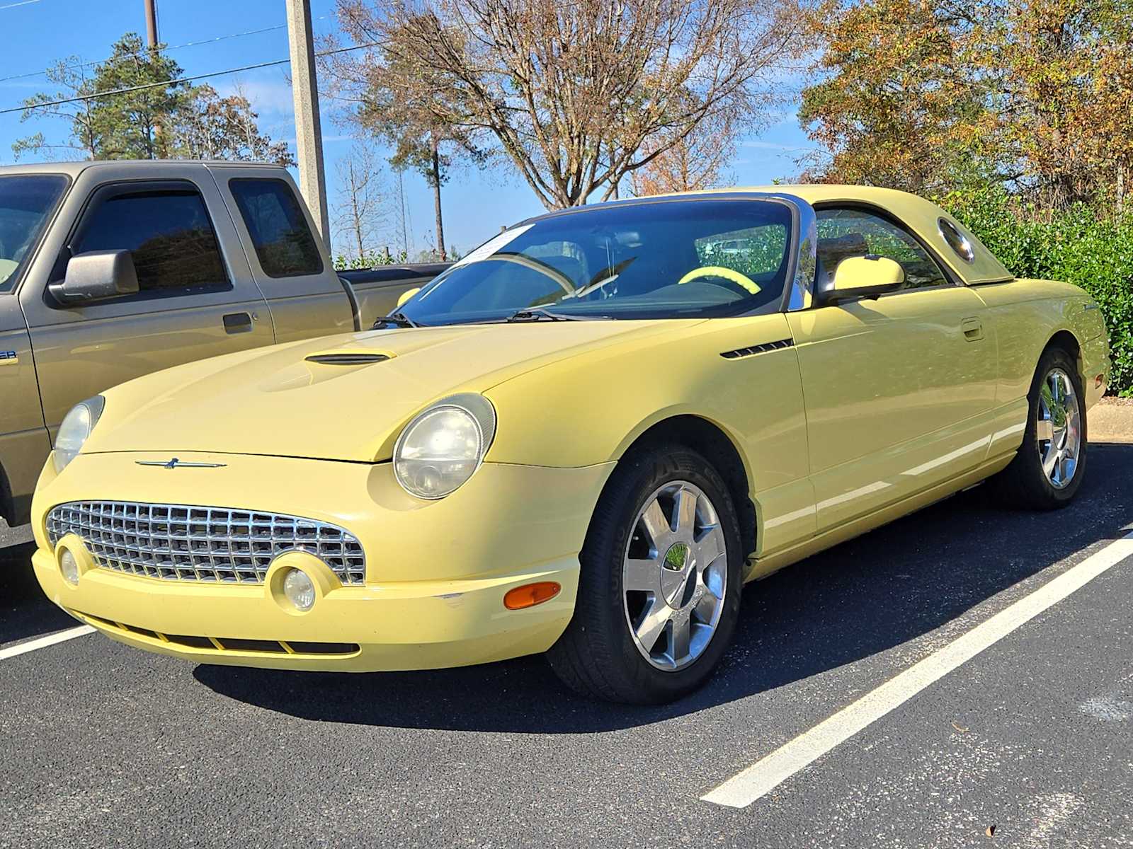 2002 Ford Thunderbird Deluxe photo 3