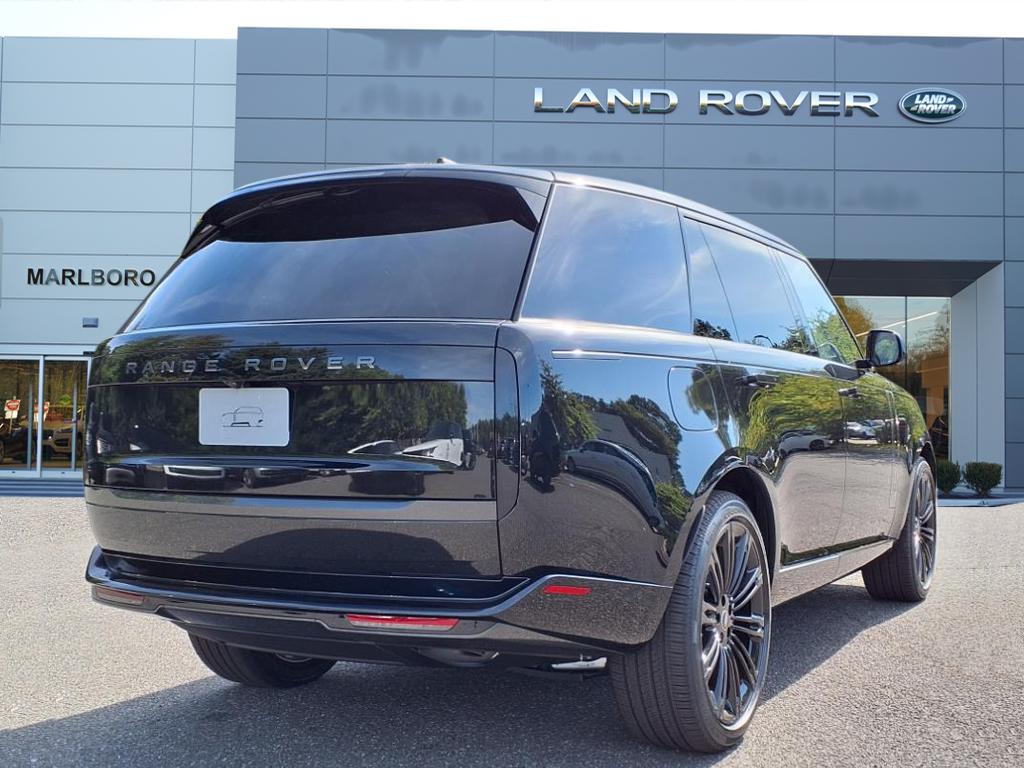 2025 Land Rover Range Rover SE photo 2