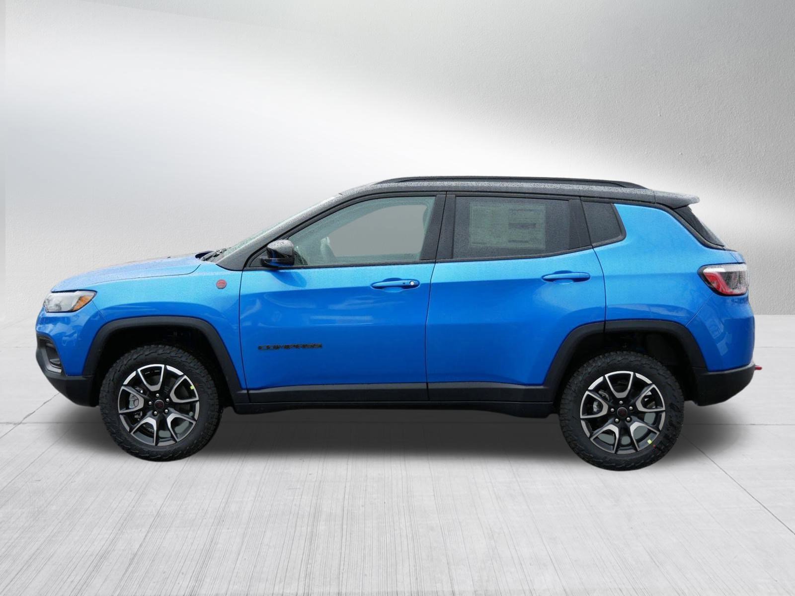 2026 Jeep Compass Trailhawk photo 4
