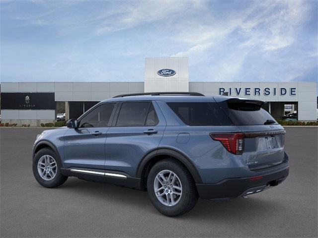 2025 Ford Explorer photo 3