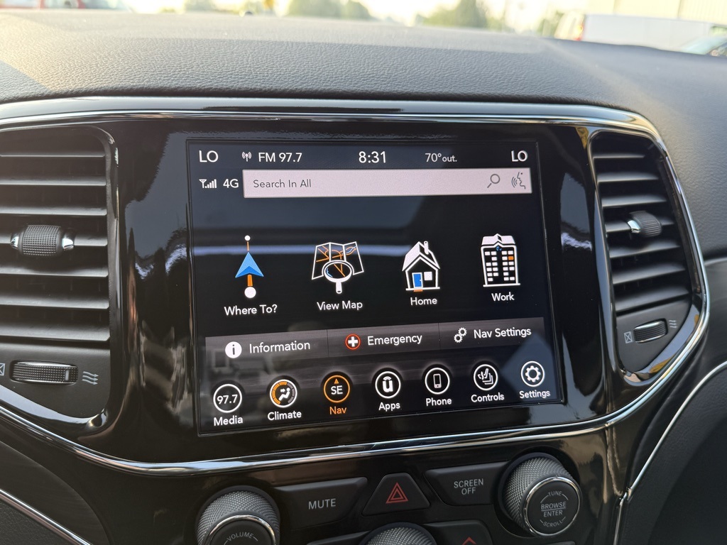 2021 Jeep Grand Cherokee Anniversary Edition photo 39