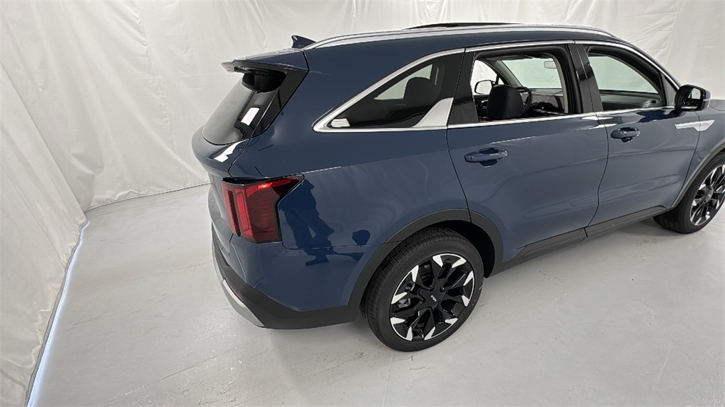 2025 Kia Sorento EX photo 3