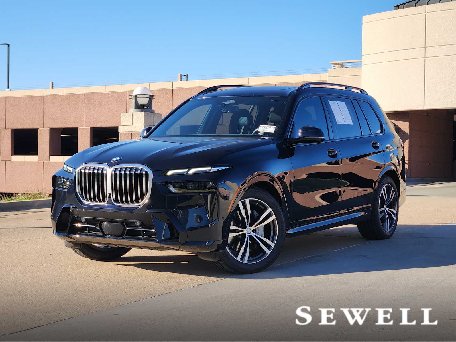 2023 BMW X7 40i's photo