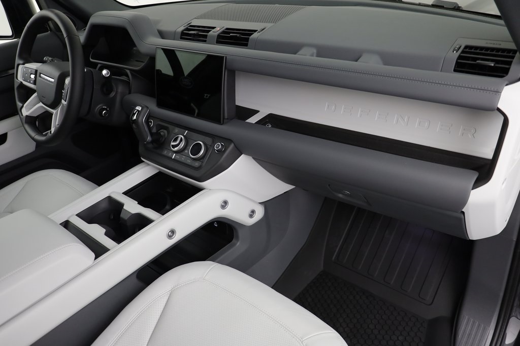 2025 Land Rover Defender 110 X-Dynamic SE photo 20