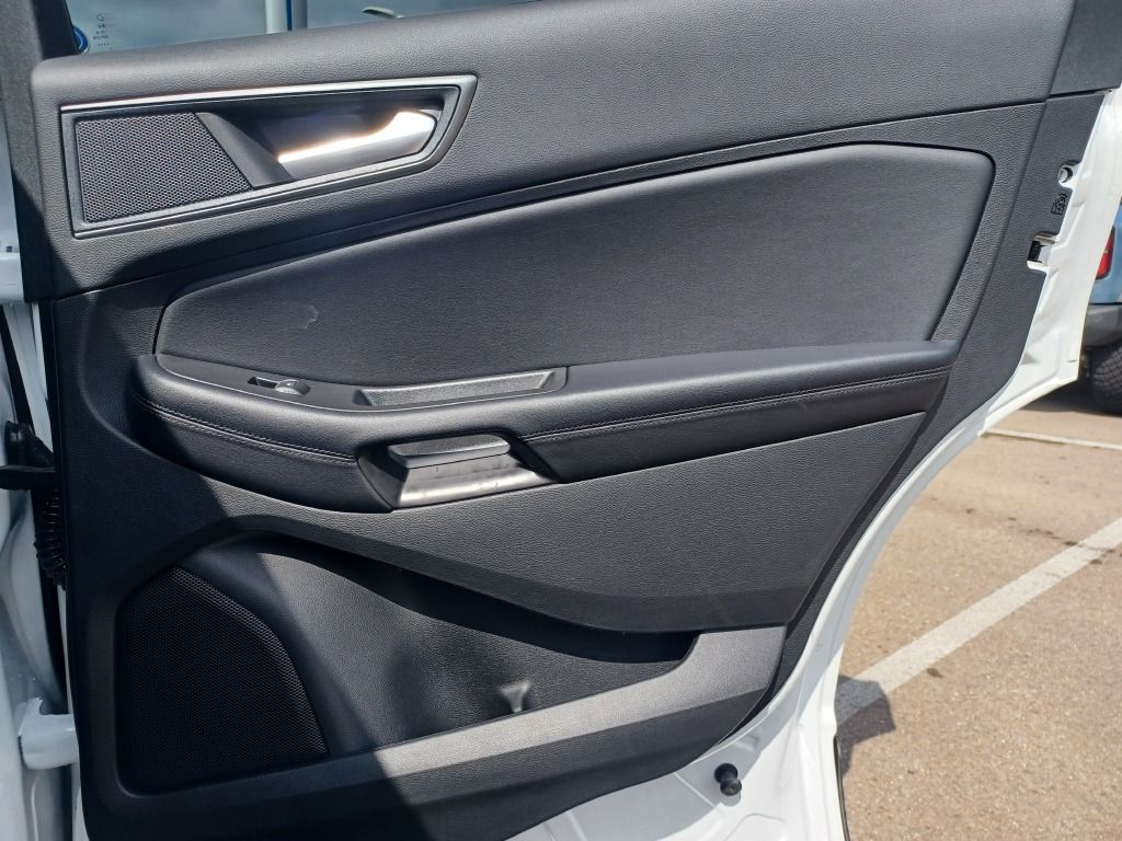 2024 Ford Edge SE photo 8