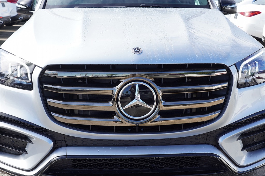 2026 Mercedes Benz GLS 450 4MATIC photo 5