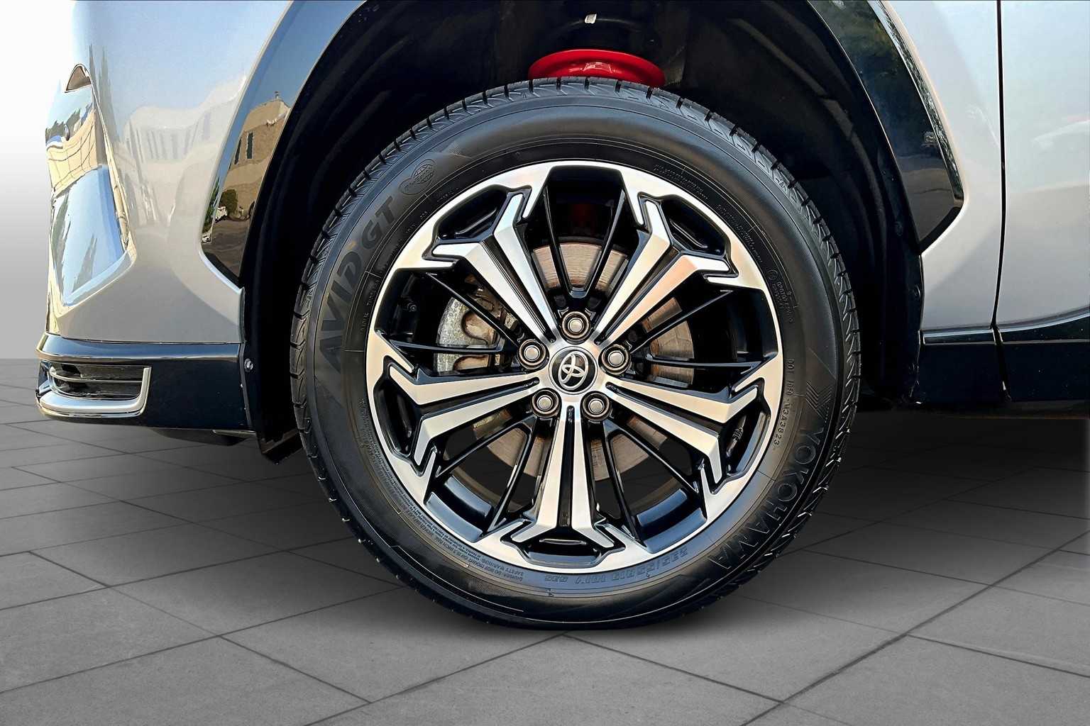 2023 Toyota RAV4 Prime XSE Premium photo 16