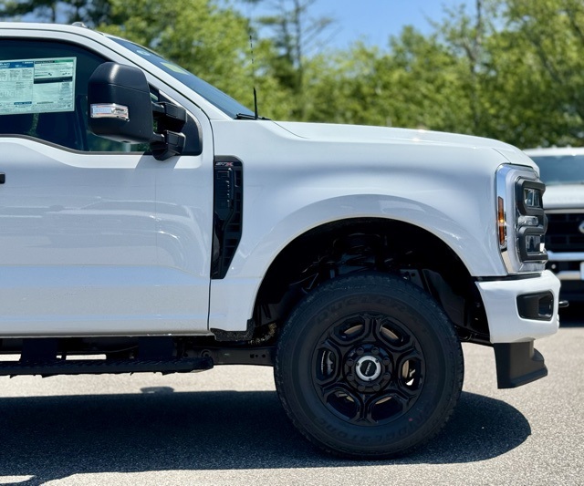 2025 Ford F-350 XL photo 2