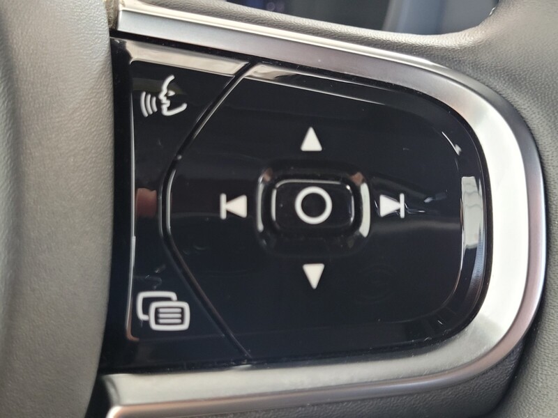2024 Volvo S60 B5 Plus Black Edition photo 27