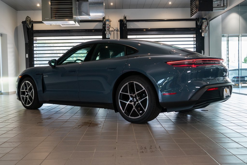 2025 Porsche Taycan 4 photo 3