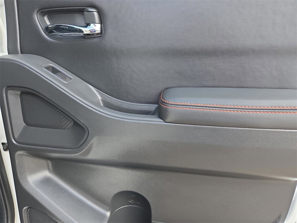 2023 Nissan Frontier PRO-X photo 23
