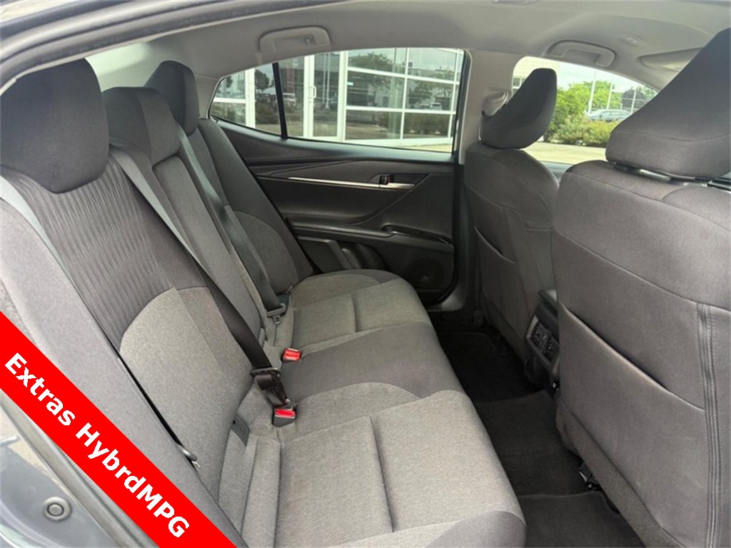 2025 Toyota Camry LE photo 11