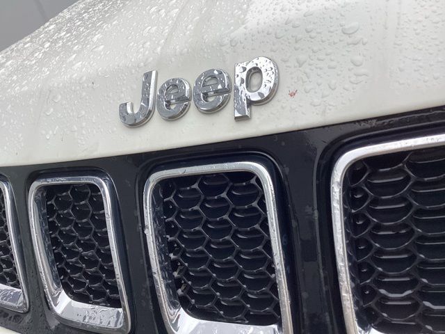 2020 Jeep Compass Latitude photo 4