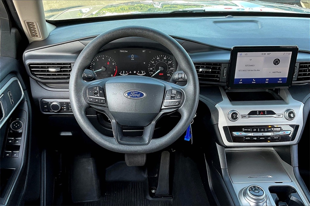 2022 Ford Explorer Base photo 4