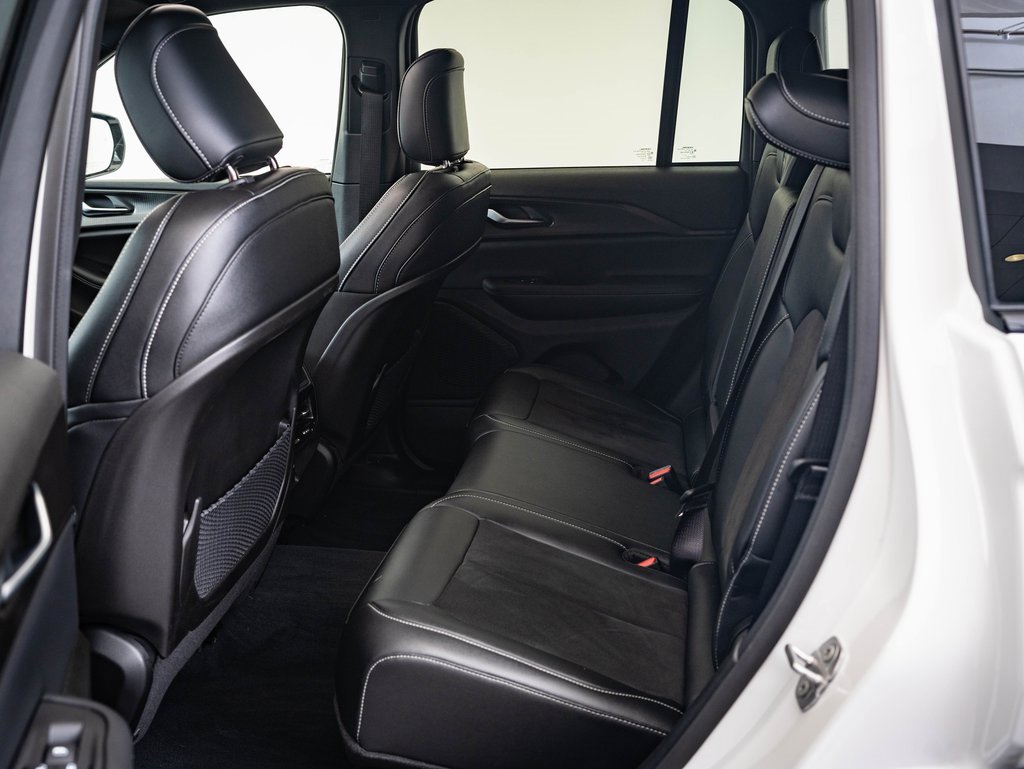 2023 Jeep Grand Cherokee Altitude photo 31
