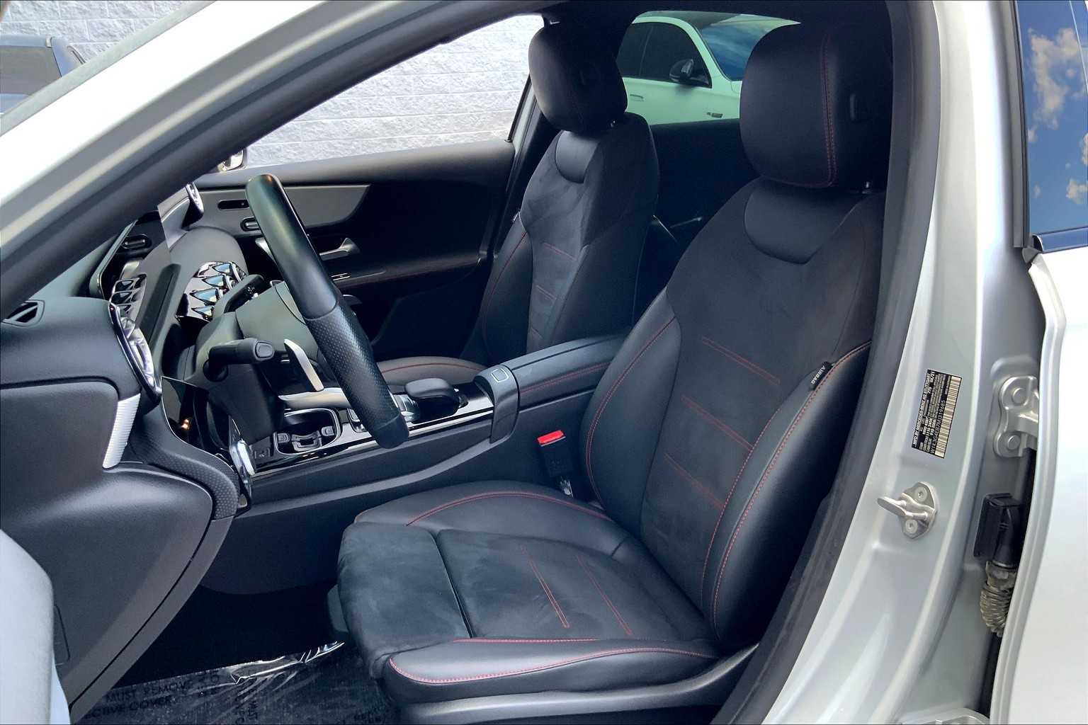 2021 Mercedes Benz A 220 photo 4