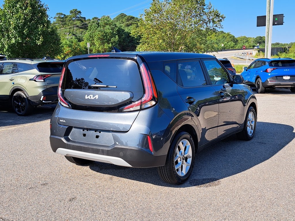 2023 Kia Soul LX photo 4