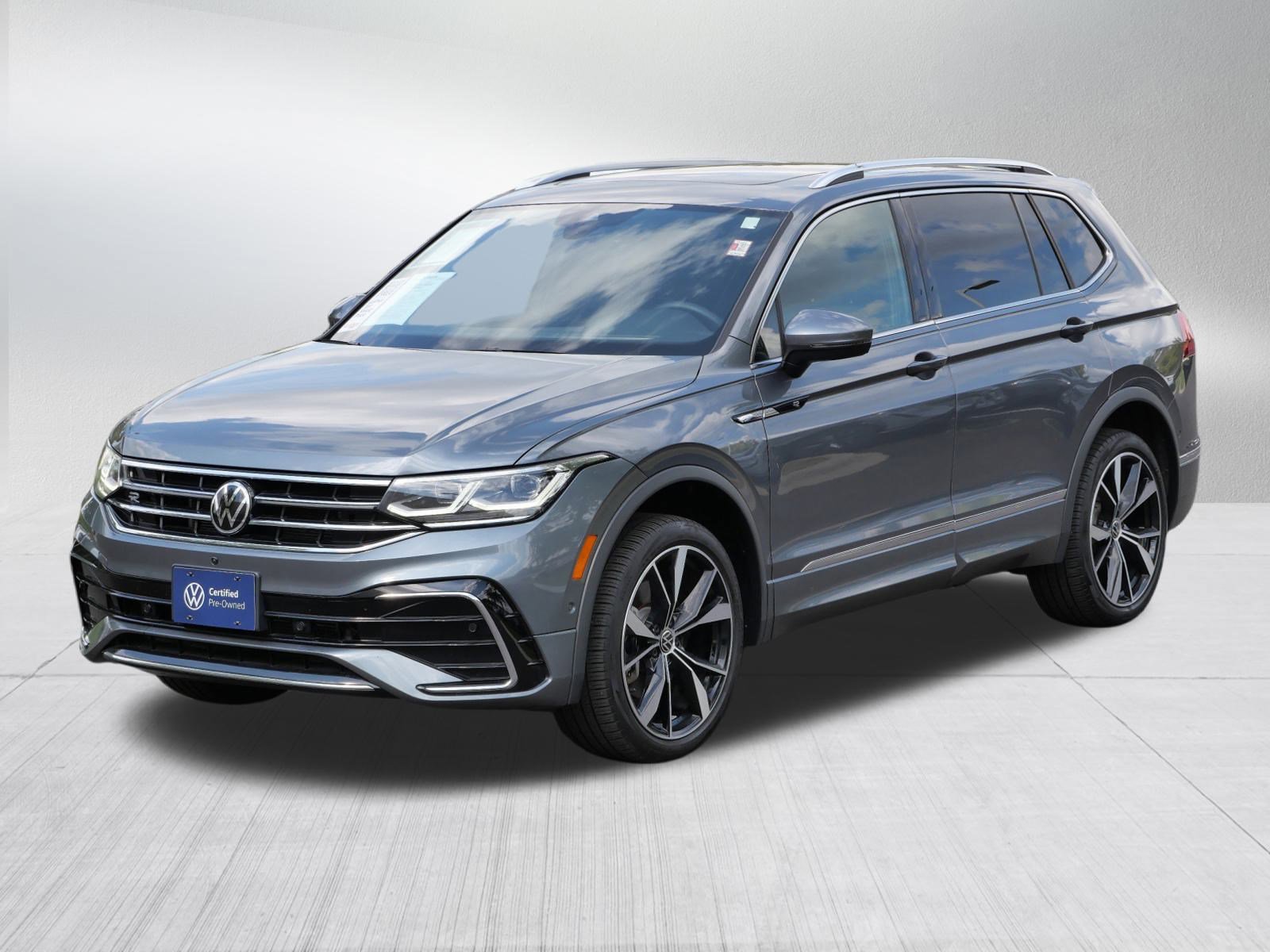 2022 Volkswagen Tiguan SEL Premium R-Line photo 3