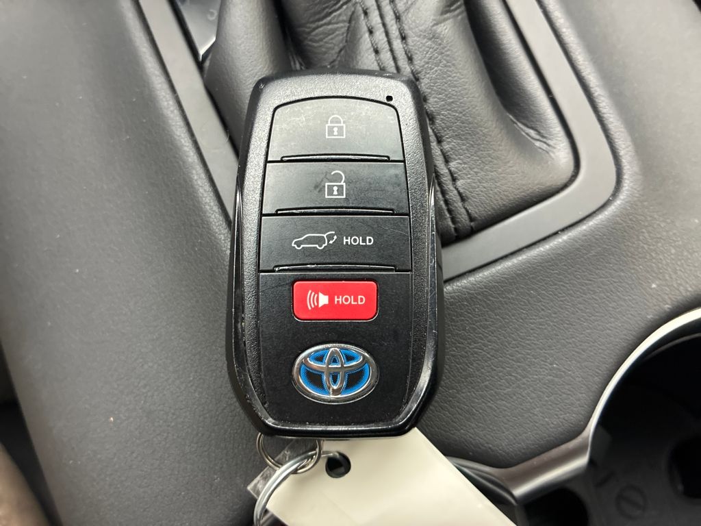 2021 Toyota Venza XLE photo 17