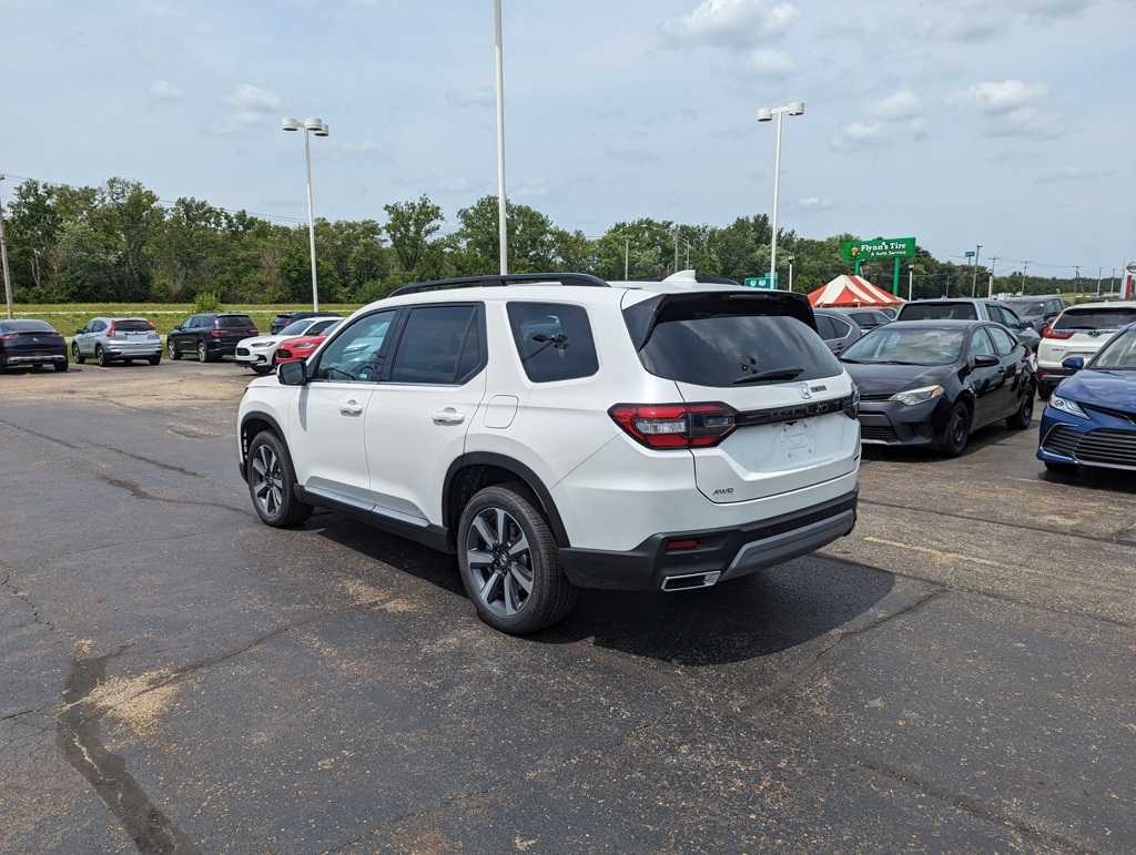2025 Honda Pilot Touring photo 2