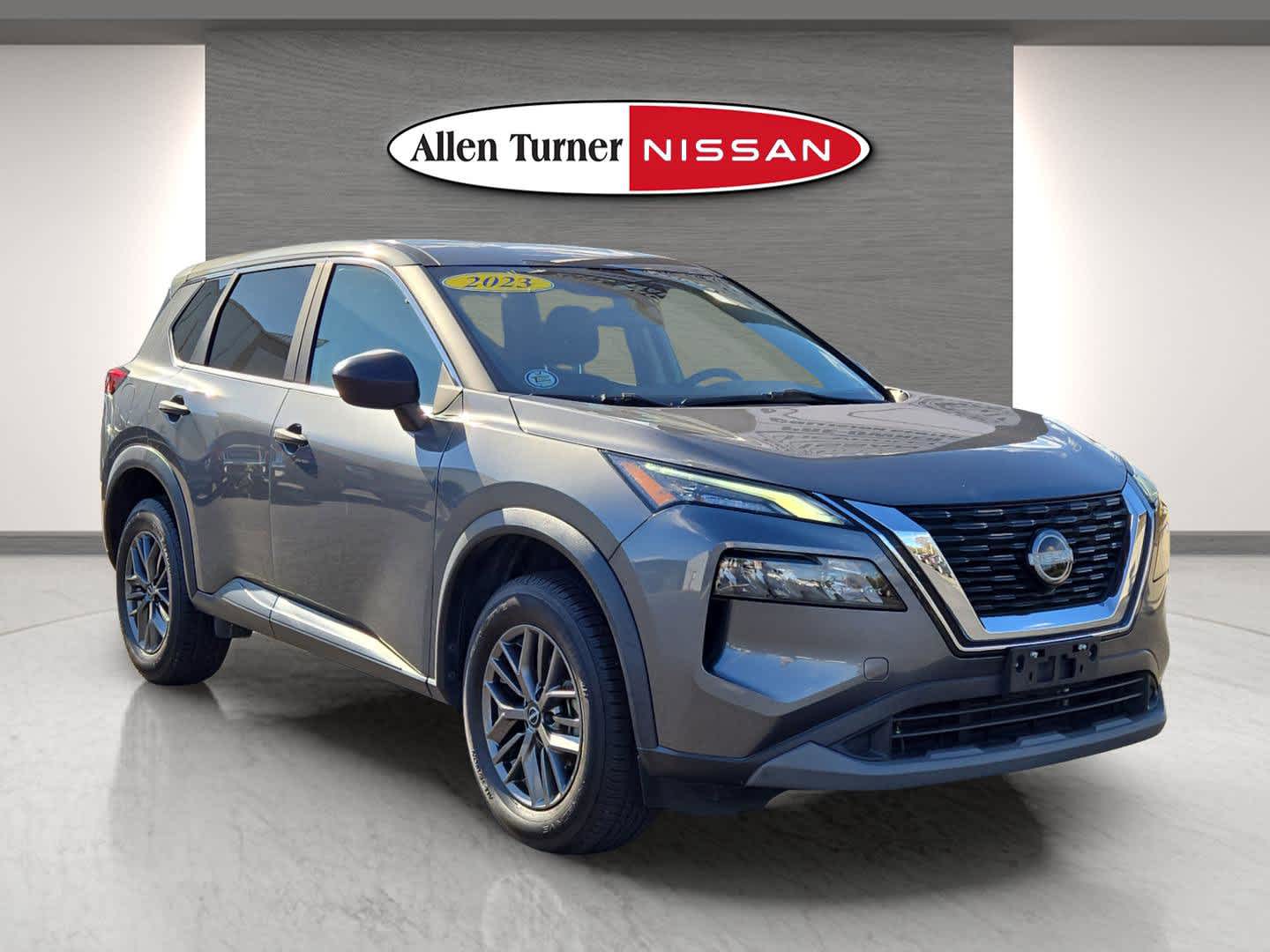 2023 Nissan Rogue S's photo