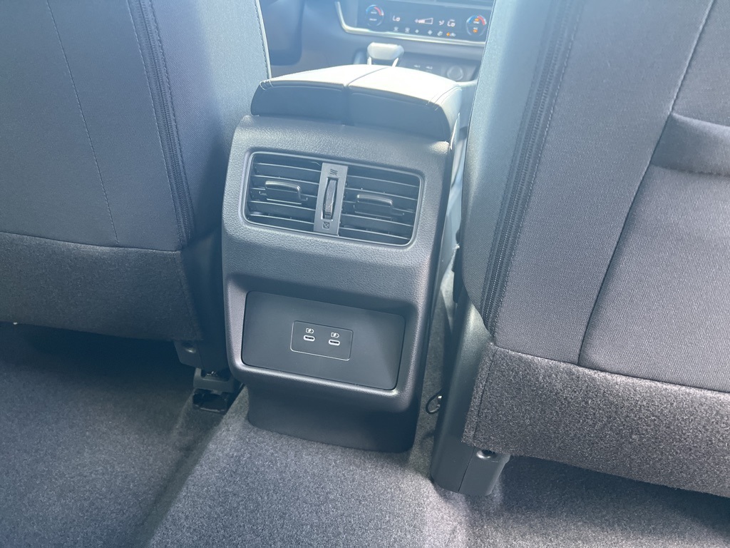 2026 Nissan Rogue SV photo 9