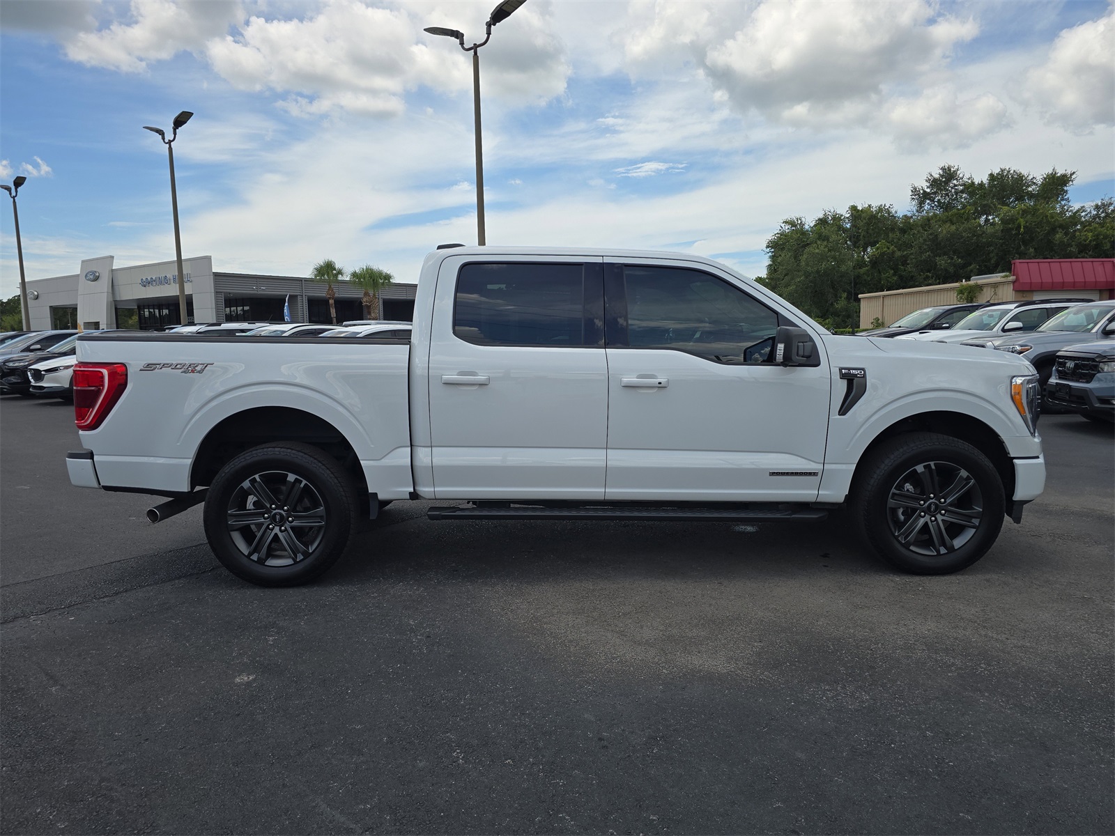 2023 Ford F-150 XLT photo 2