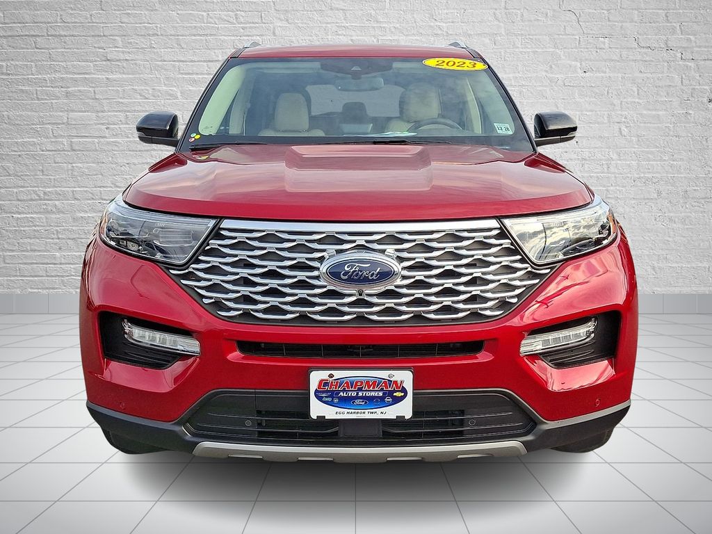 2023 Ford Explorer Platinum photo 2