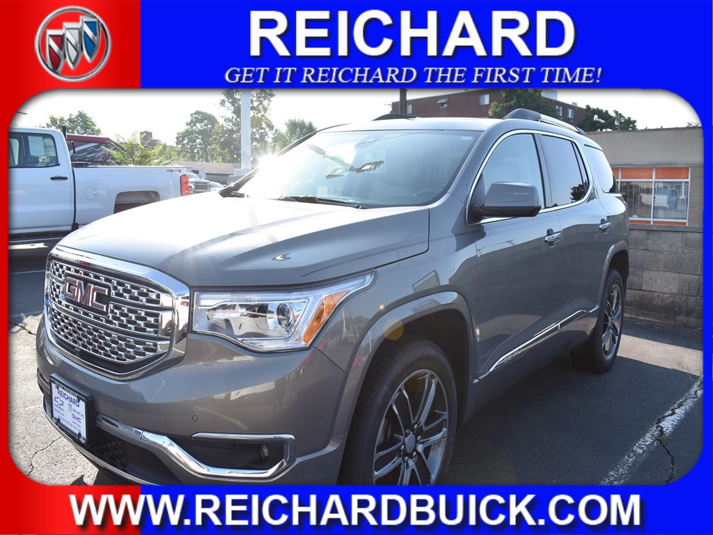 2019 GMC Acadia Denali's photo