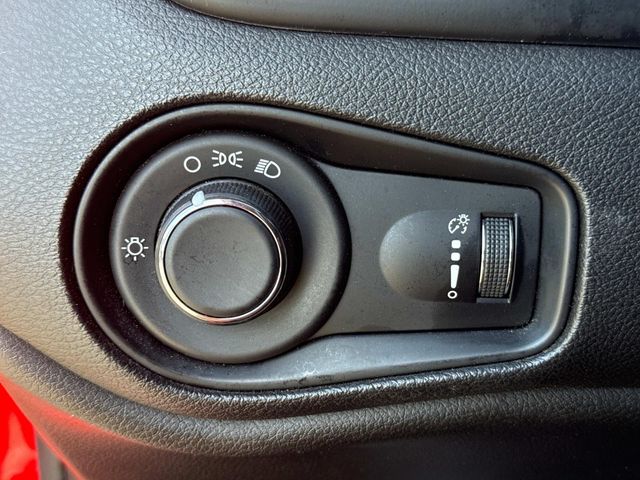 2016 Jeep Renegade Sport photo 34