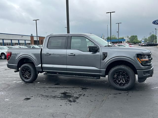2025 Ford F-150 XLT photo 13