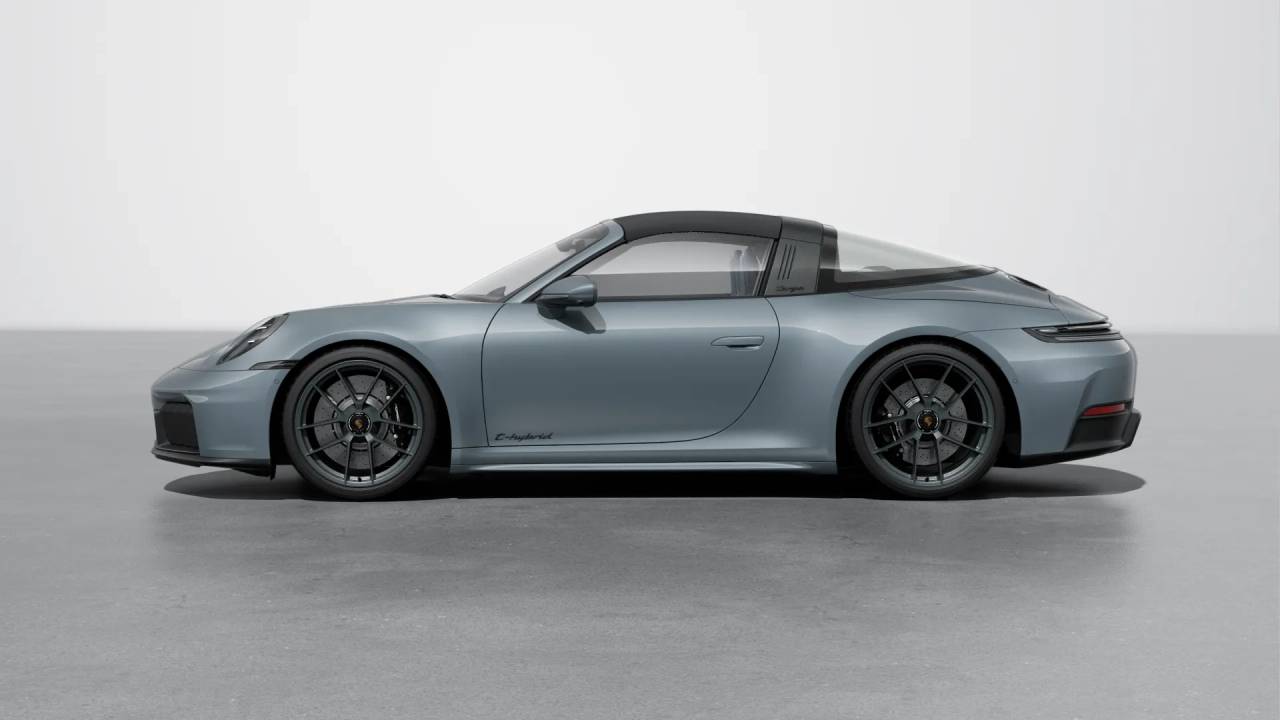 2026 Porsche 911 Targa 4 GTS photo 2