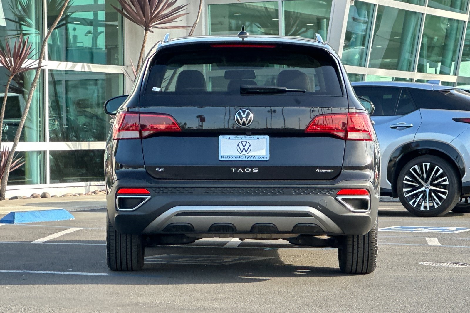 2022 Volkswagen Taos SE photo 4