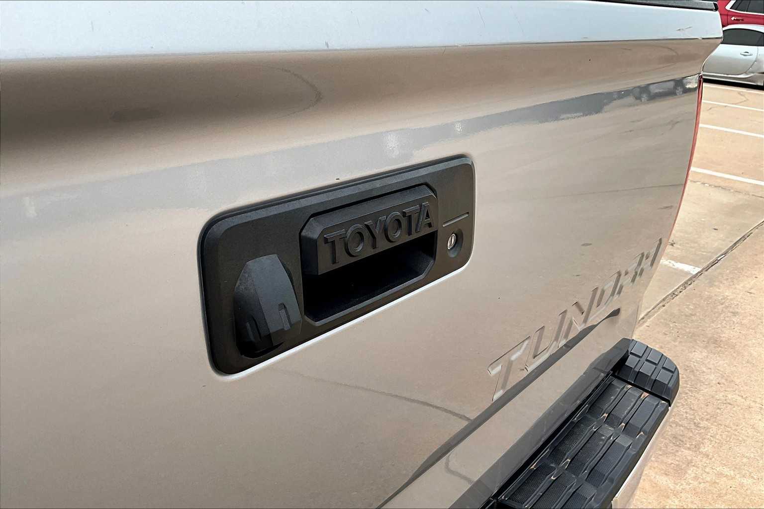 2017 Toyota Tundra SR5 photo 26