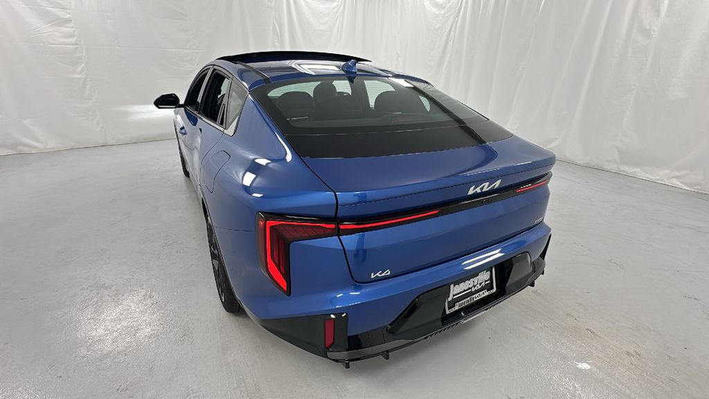 2025 Kia K4 GT-Line photo 5