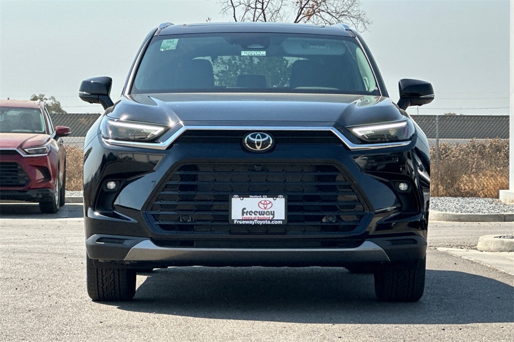 2025 Toyota Grand Highlander Limited AWD photo 9