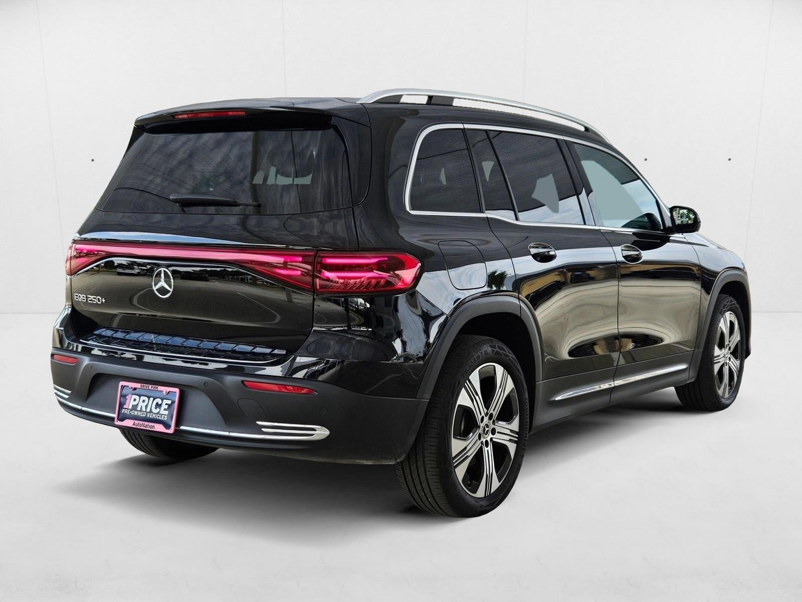 2024 Mercedes Benz EQB photo 2