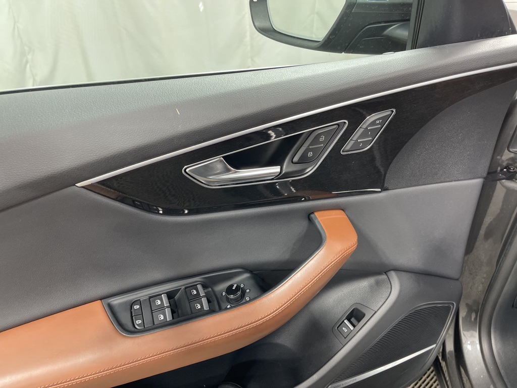 2022 Audi Q8 55 Premium Plus photo 15