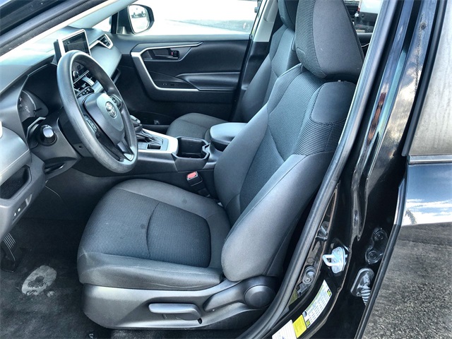 2024 Toyota RAV4 LE photo 4