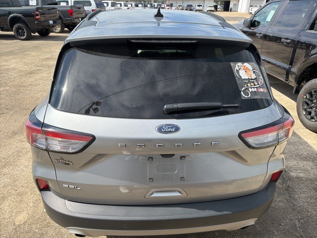 2021 Ford Escape SEL photo 3