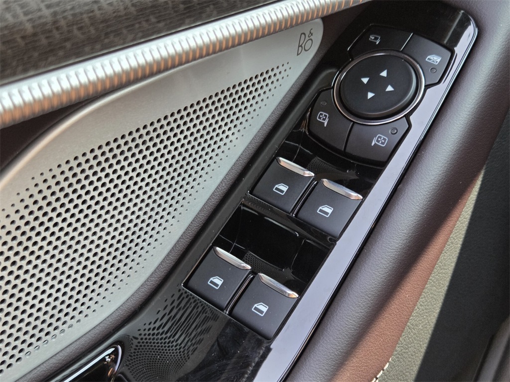 2025 Ford Explorer Platinum photo 31