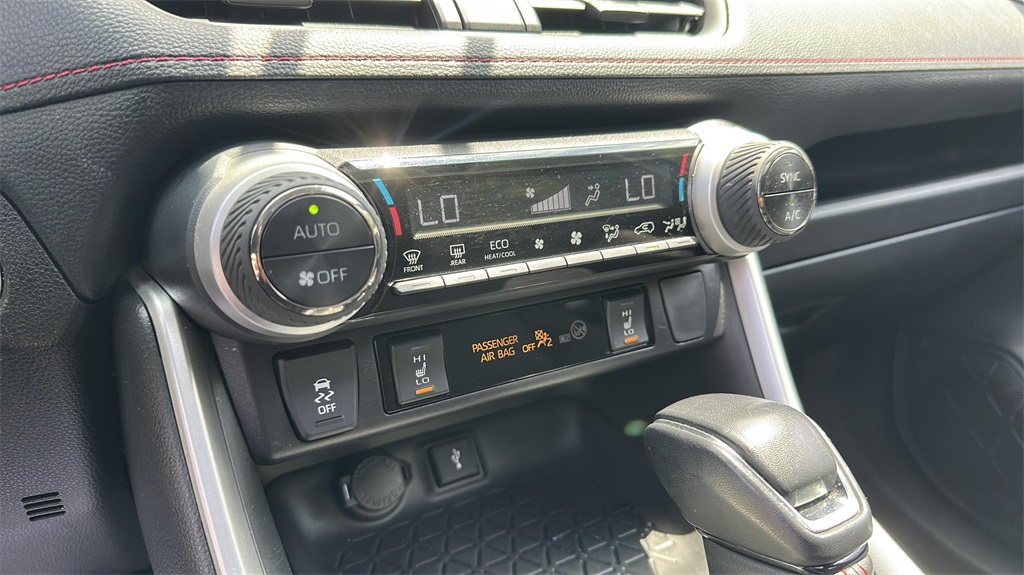 2021 Toyota RAV4 Prime XLE Premium photo 21