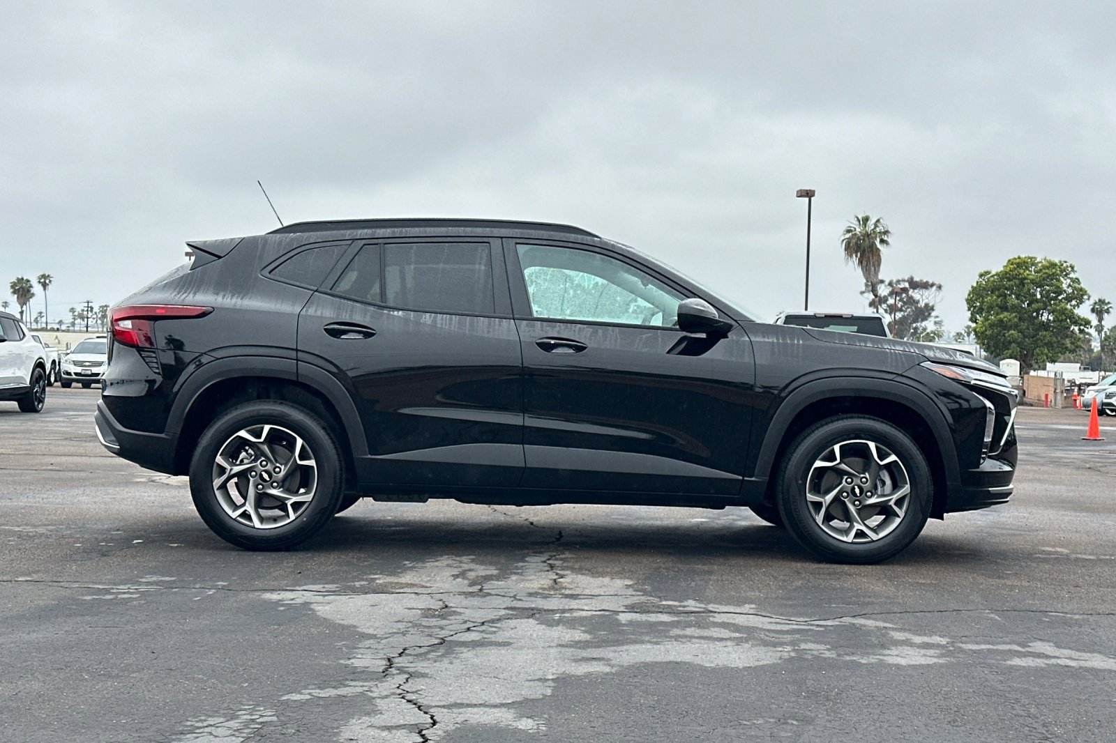 2025 Chevrolet Trax LT photo 3