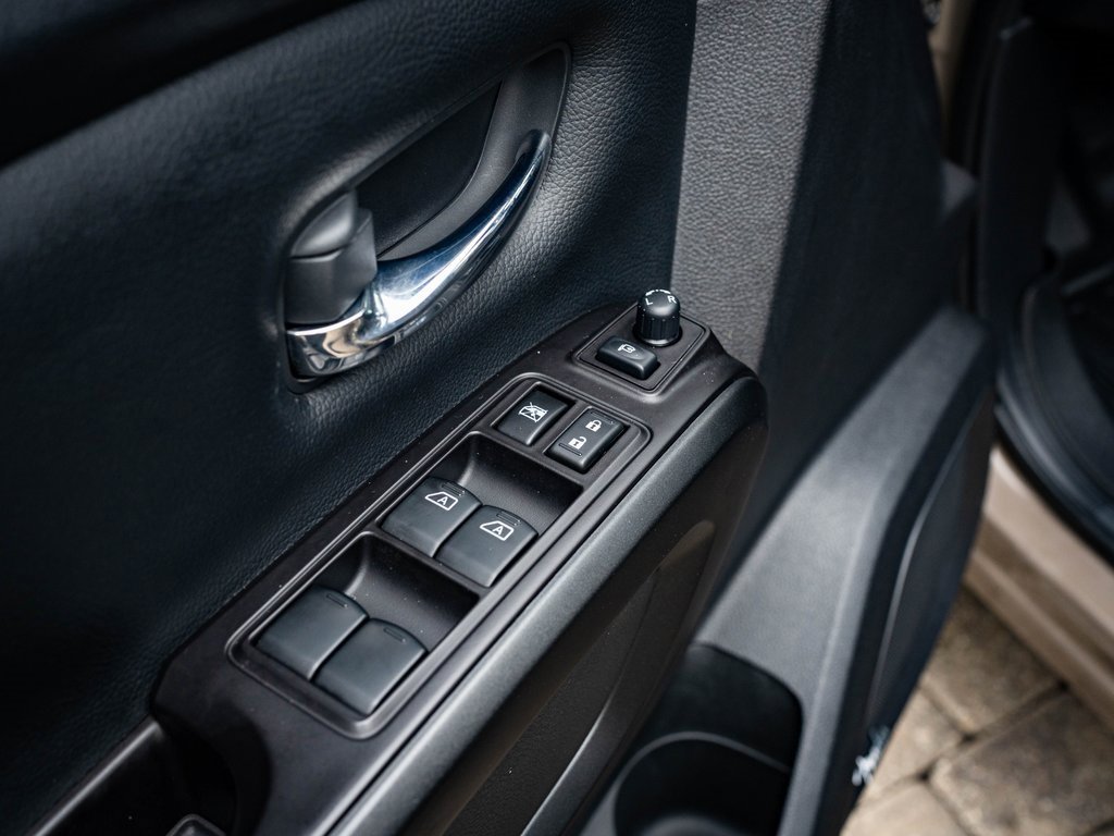 2021 Nissan Titan PRO-4X photo 18