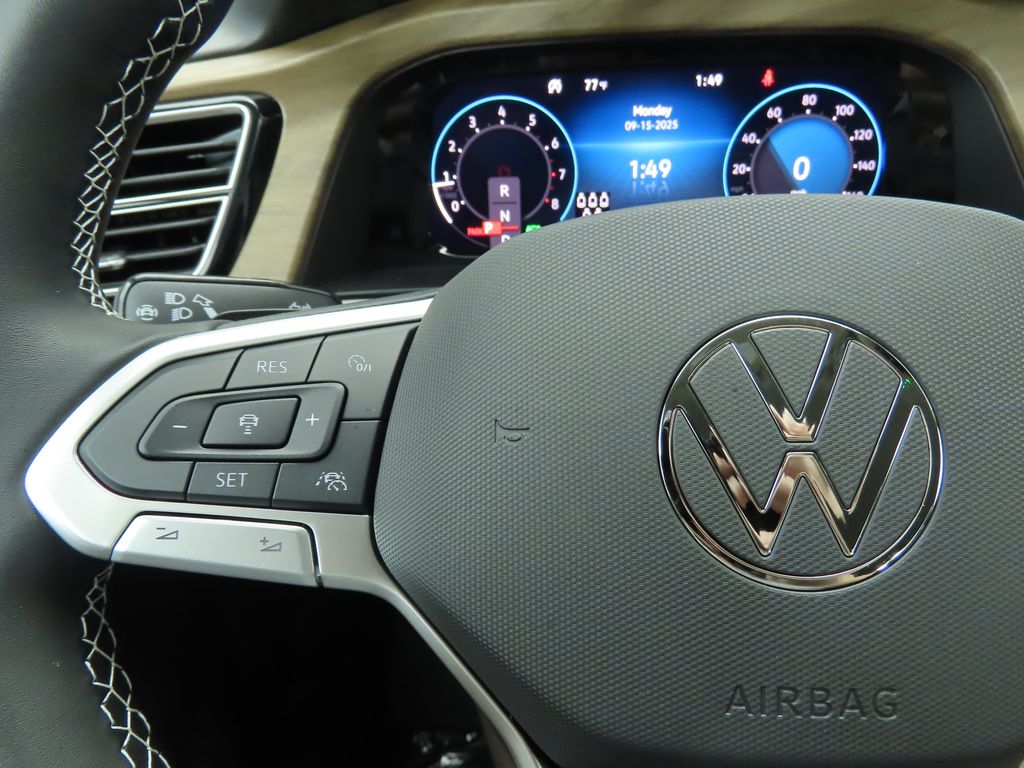 2026 Volkswagen Atlas SE Technology photo 11