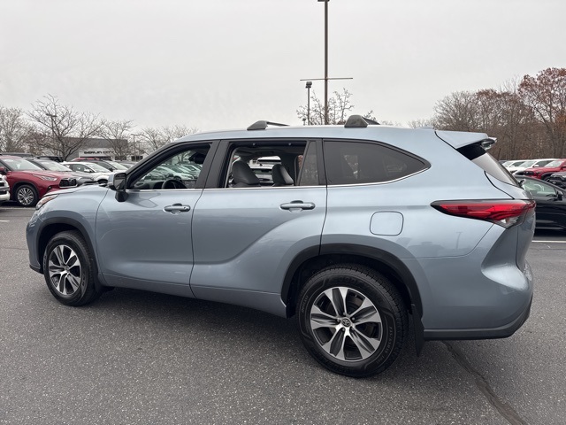 2022 Toyota Highlander XLE photo 4
