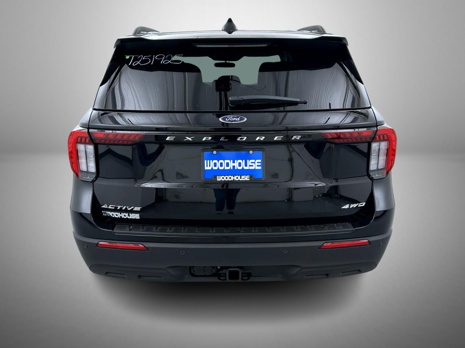 2025 Ford Explorer photo 6