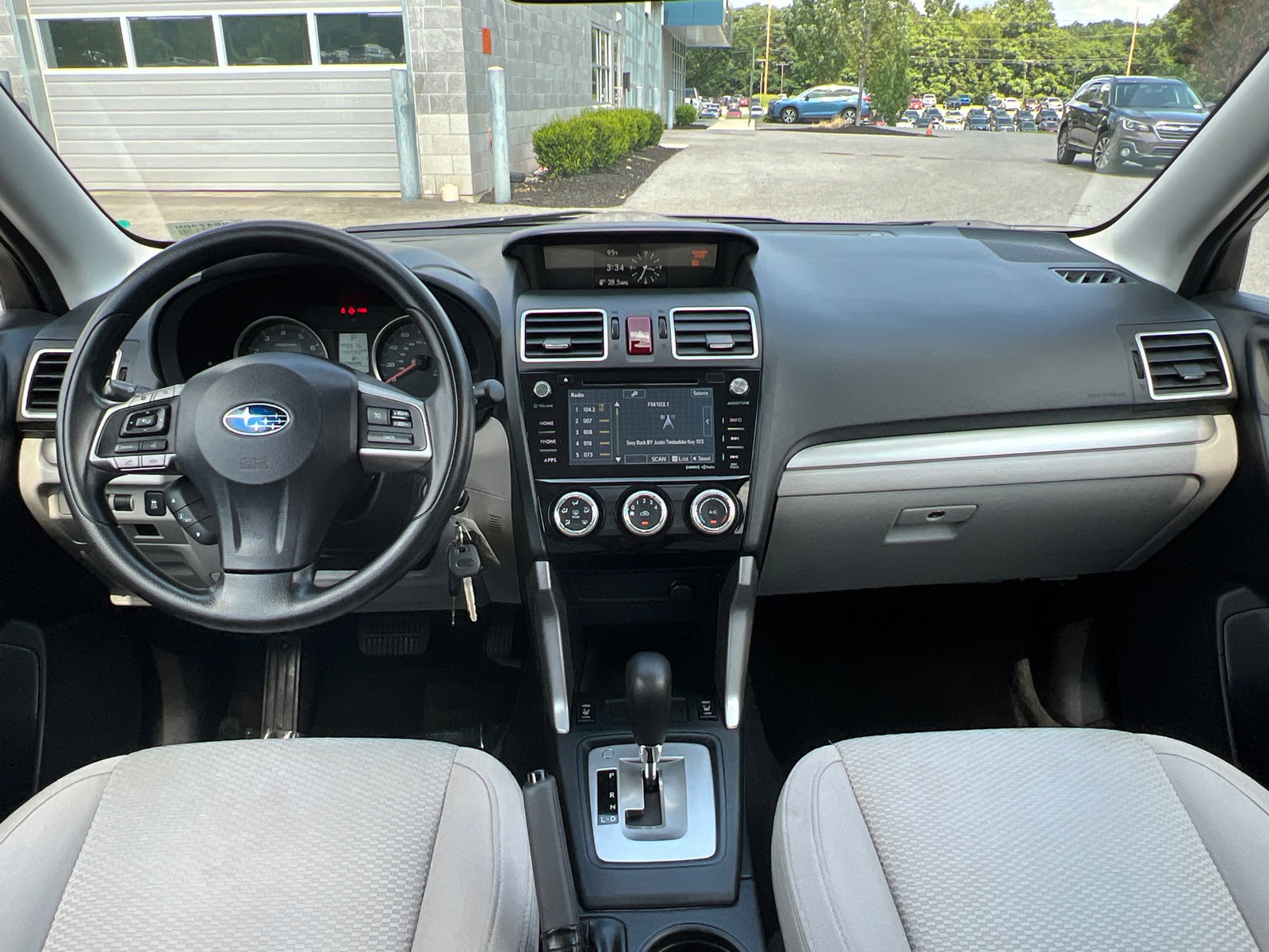 2016 Subaru Forester 2.5i Premium photo 2