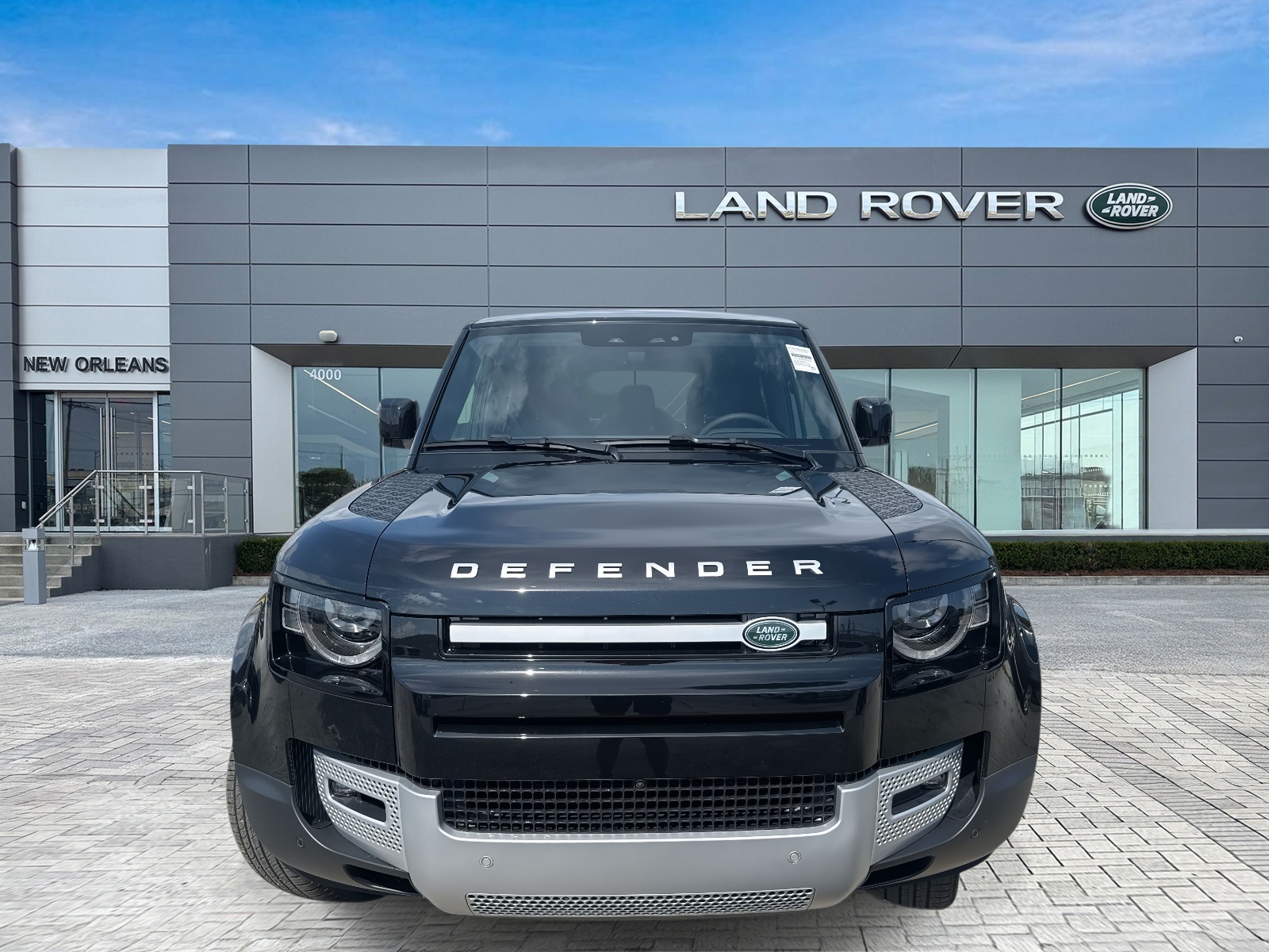 2025 Land Rover Defender 110 S photo 4