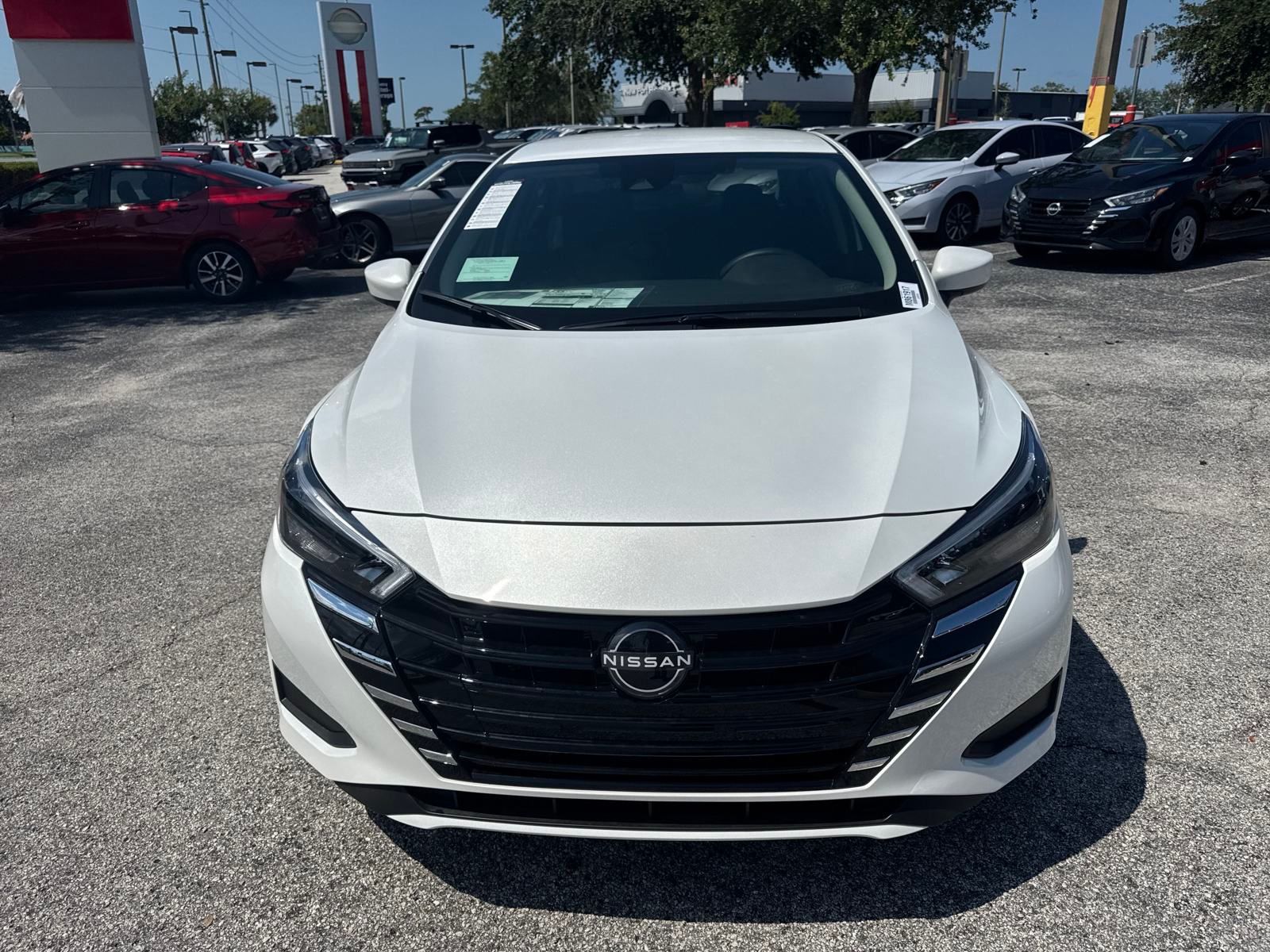 2025 Nissan Versa 1.6 SV photo 3